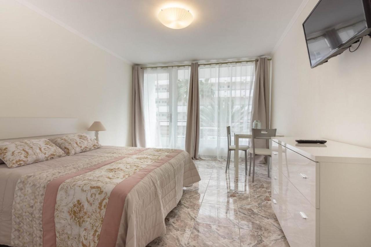 Tenerife Olympia Apart Hotel-Playa De Las Americas. Balcony, Sea View & Pool Exterior photo